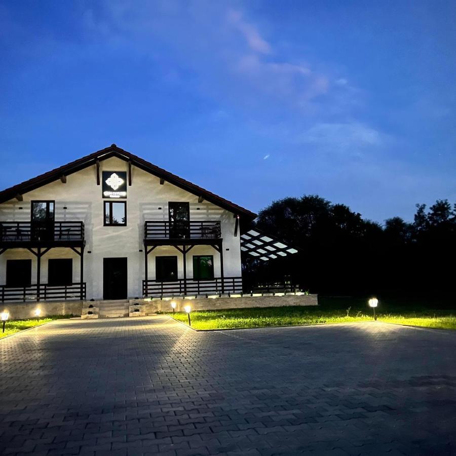 Casa Cu Flori Maramures Baia Mare Ngoại thất bức ảnh